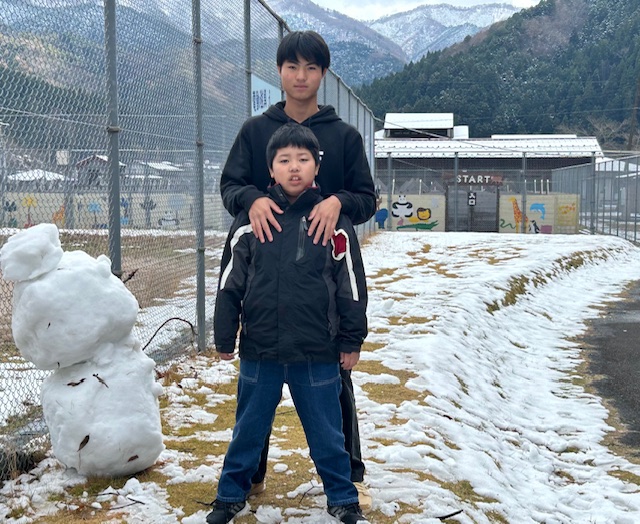 【雪景色の“遊べる温泉”】